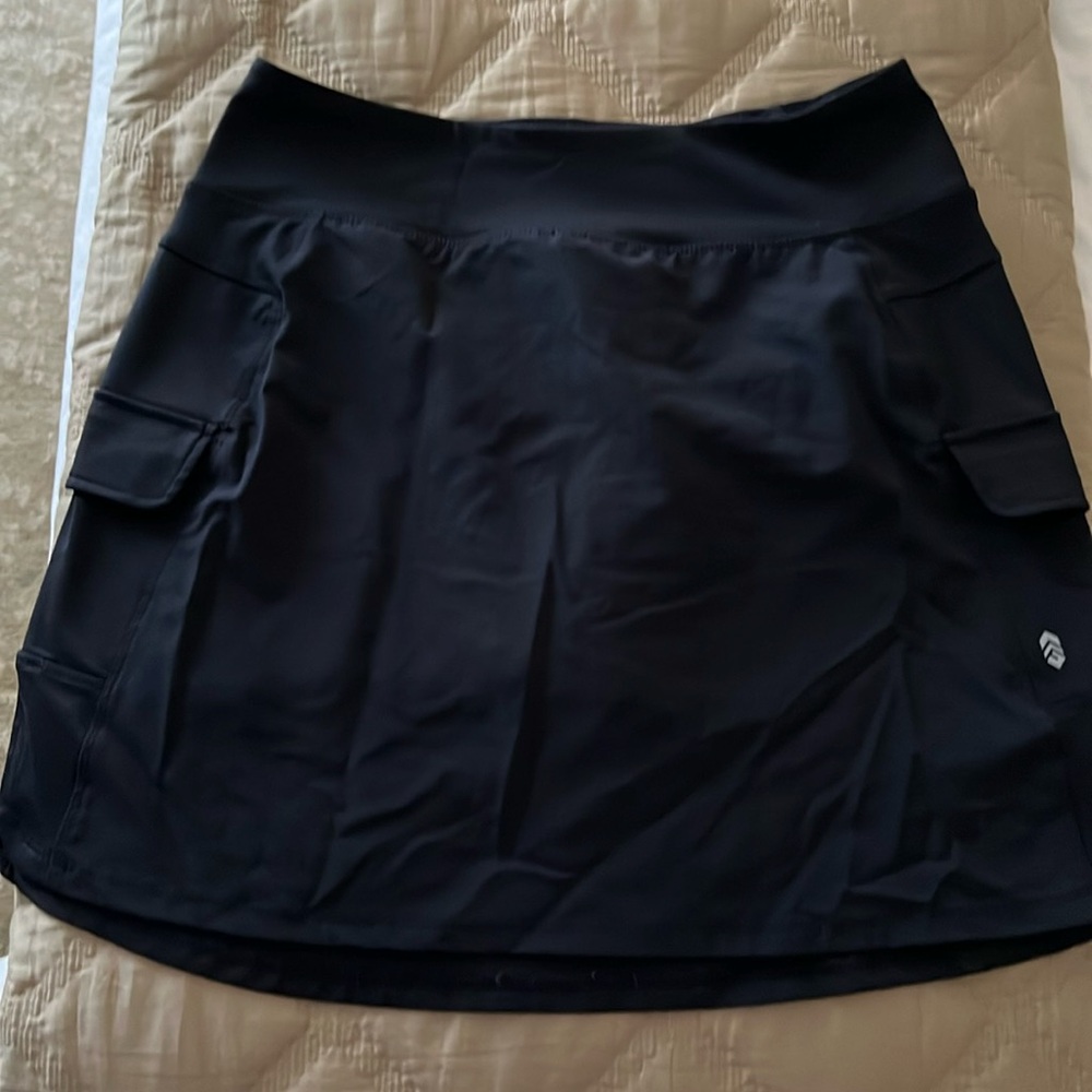 Black skort in M